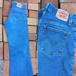 Levi’s 550 Classic Relaxed Boot Cut Med Wash Jeans